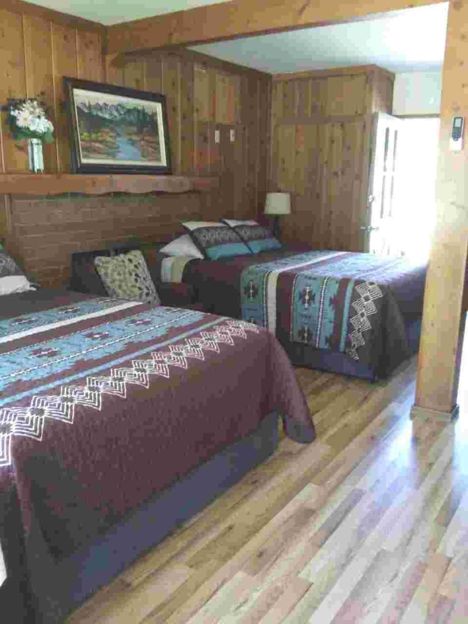Kern Riverfront Lodge Кернвилл Экстерьер фото