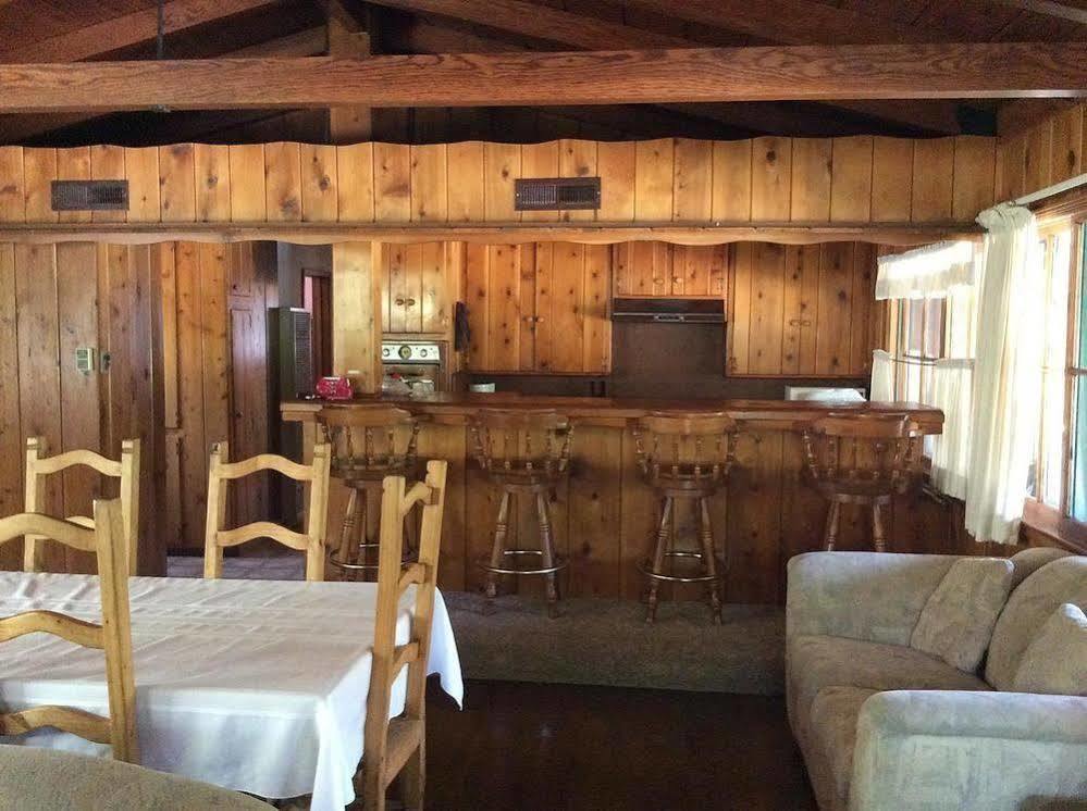 Kern Riverfront Lodge Кернвилл Экстерьер фото