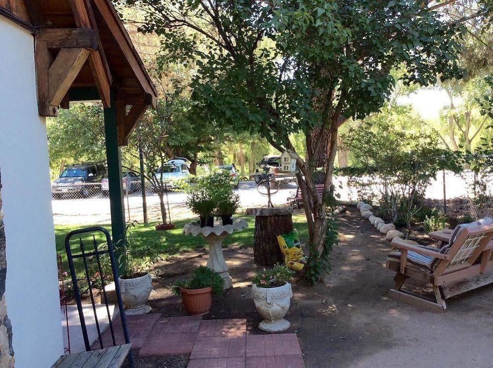 Kern Riverfront Lodge Кернвилл Экстерьер фото